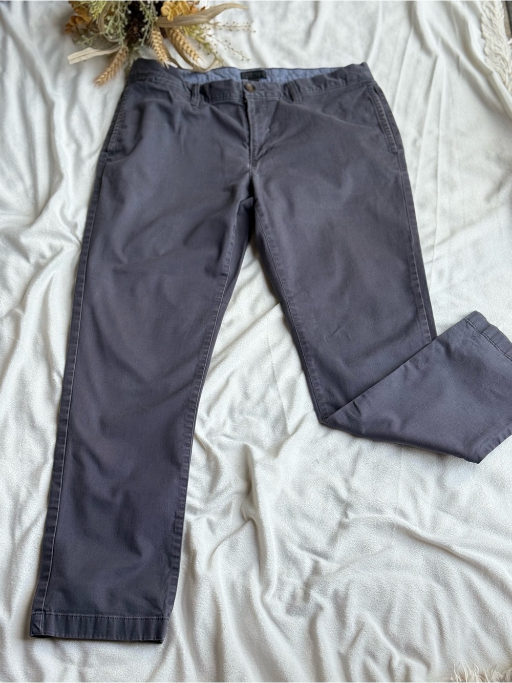 14th & Union Straight-Leg Pants in Charcoal Gray